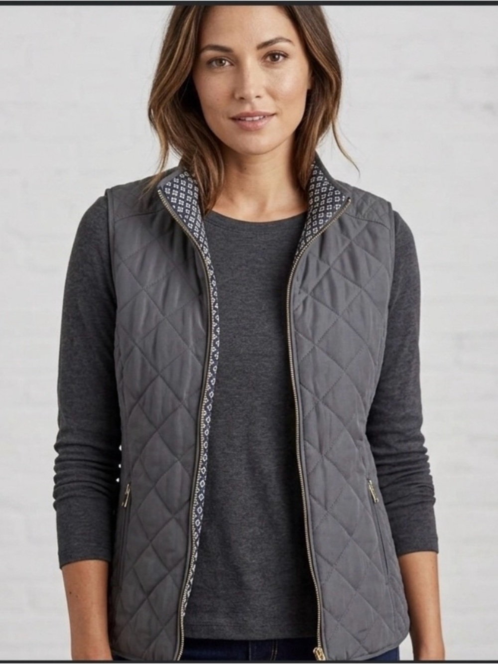 Like new-Women's size L
Crown&lvy quilted vest